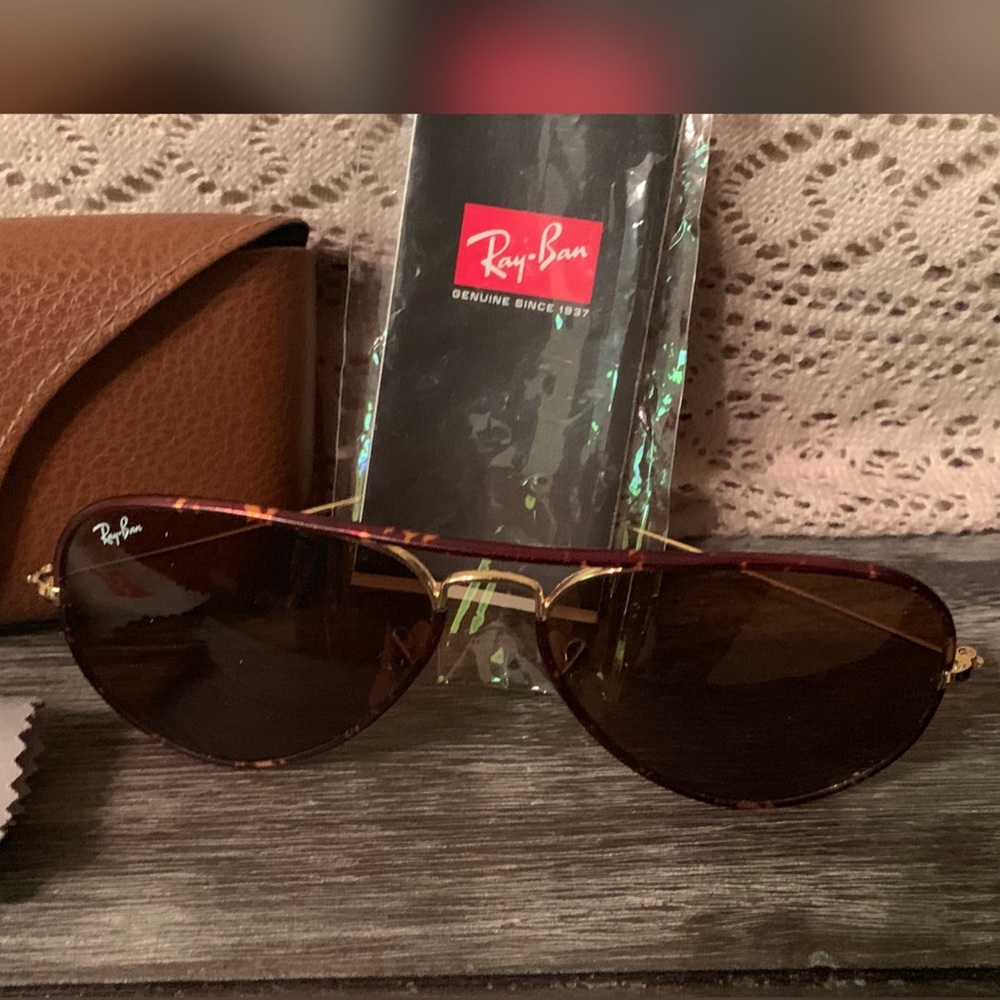 RAY-BAN AVIATOR